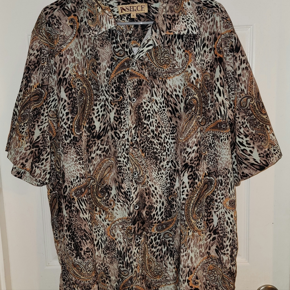 Very nice comfortable Mens shirt.